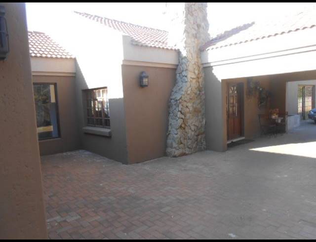 4 BEDROOM HOUSE FOR SALE IN MEYERTON CENTRAL